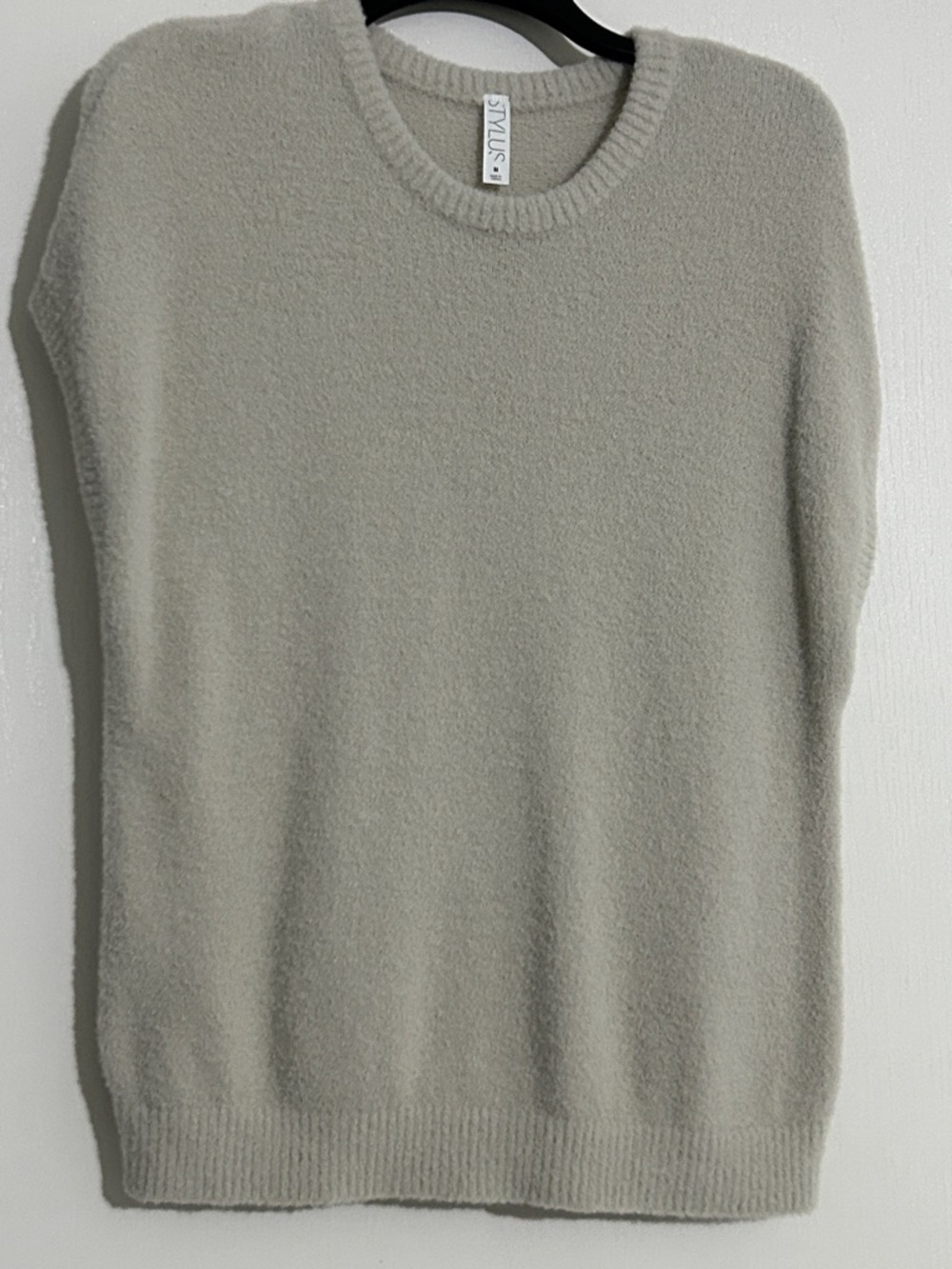 Stylus Women’s Crewneck Sweater in Light Gray